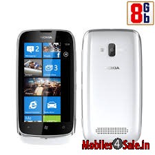White Nokia Lumia 610