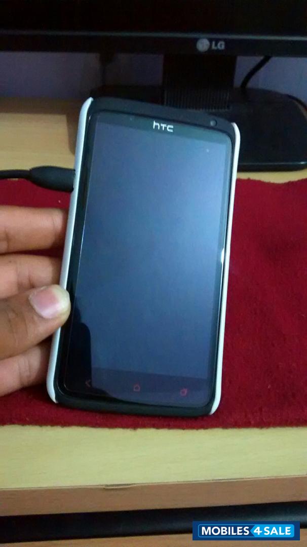 Black HTC One X Plus