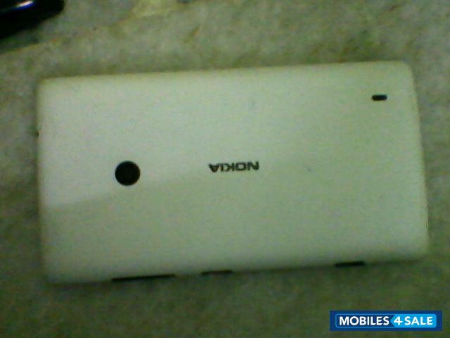 White Nokia Lumia 520