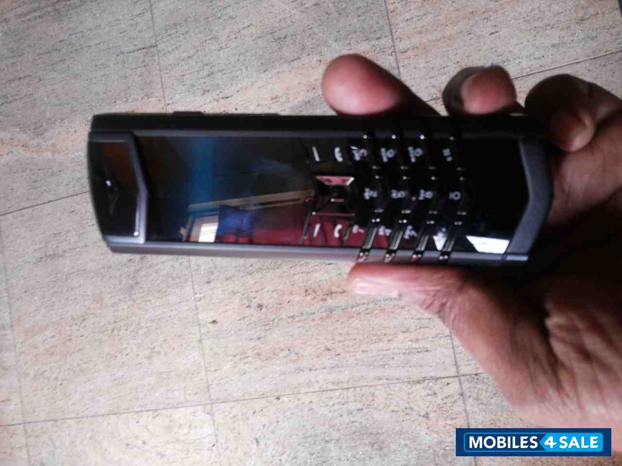 Black Vertu Signature