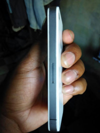 White Apple iPhone 4