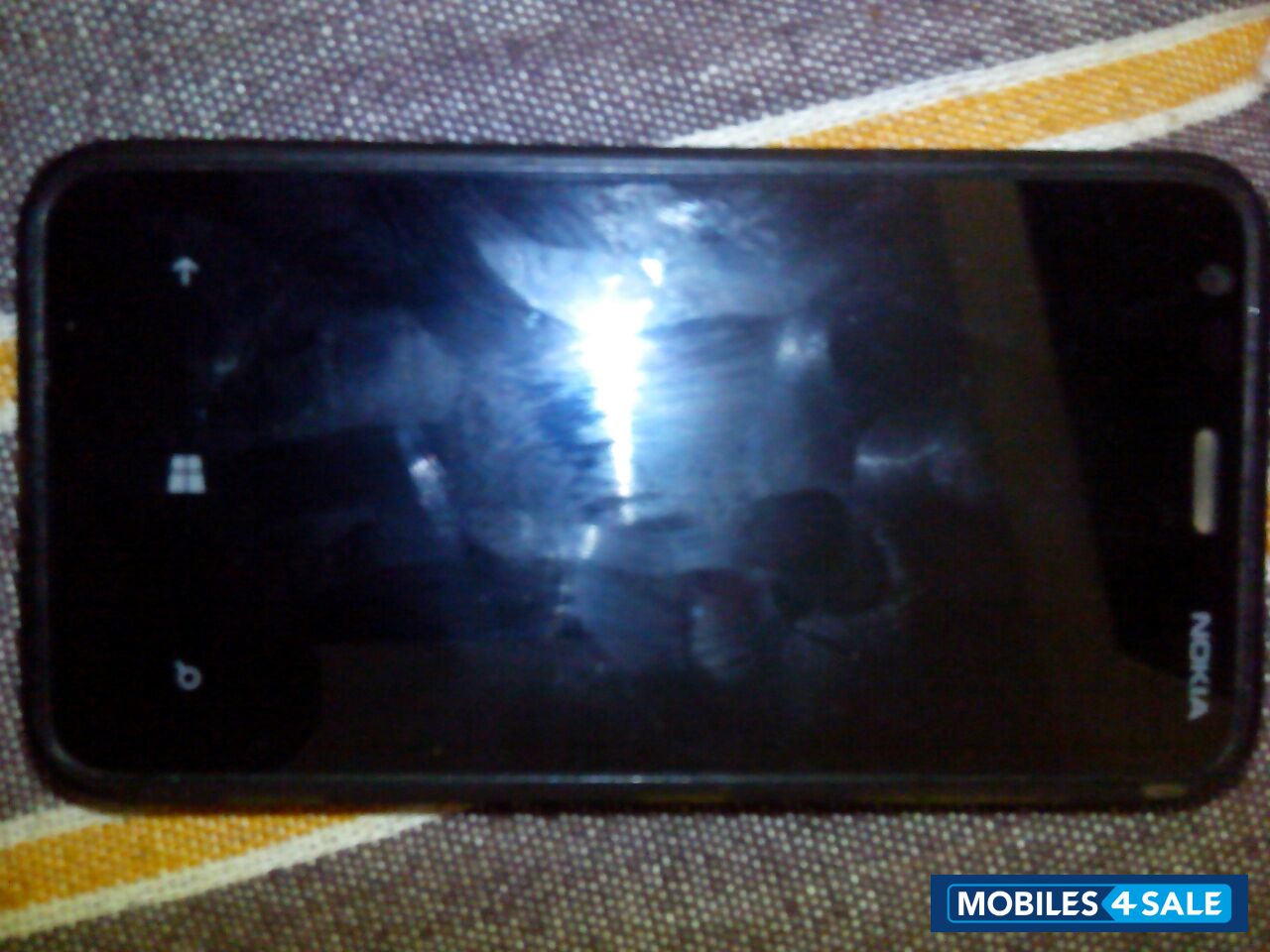 Black Nokia Lumia 620