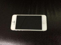White Apple iPhone 5