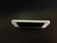 White Apple iPhone 5