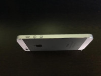 White Apple iPhone 5