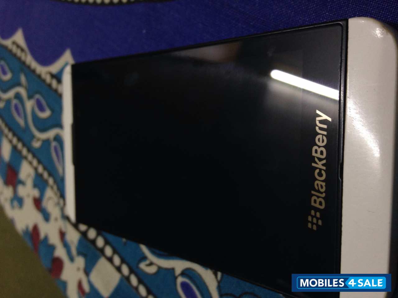 White BlackBerry Z10