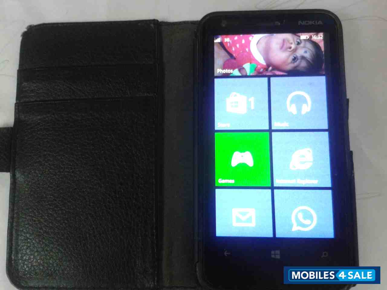 Black Nokia Lumia 620 Black Nokia Lumia 620