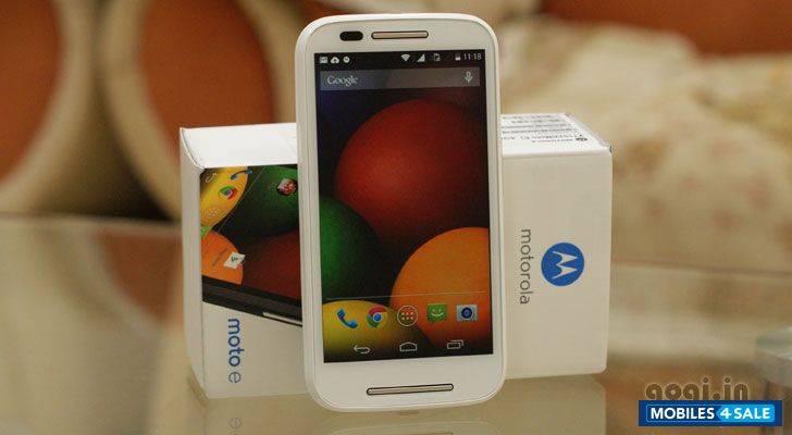 White Motorola MOTO E