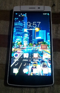 White IBerry Auxus One