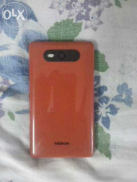 Red Nokia Lumia 820