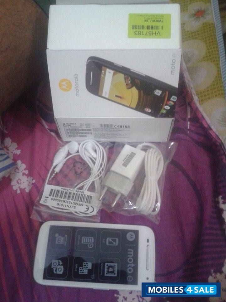 White Motorola MOTO E Gen 2