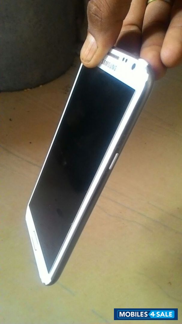 White Samsung Galaxy S3
