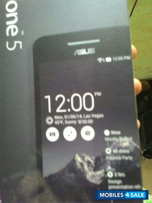 Black Asus Zenfone 5