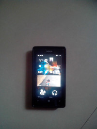 Black Nokia Lumia 520