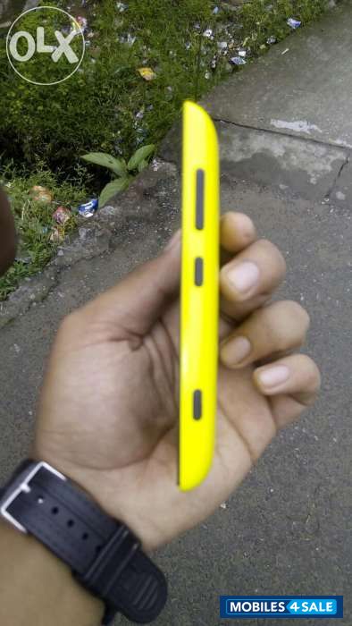 Black Nokia Lumia 520