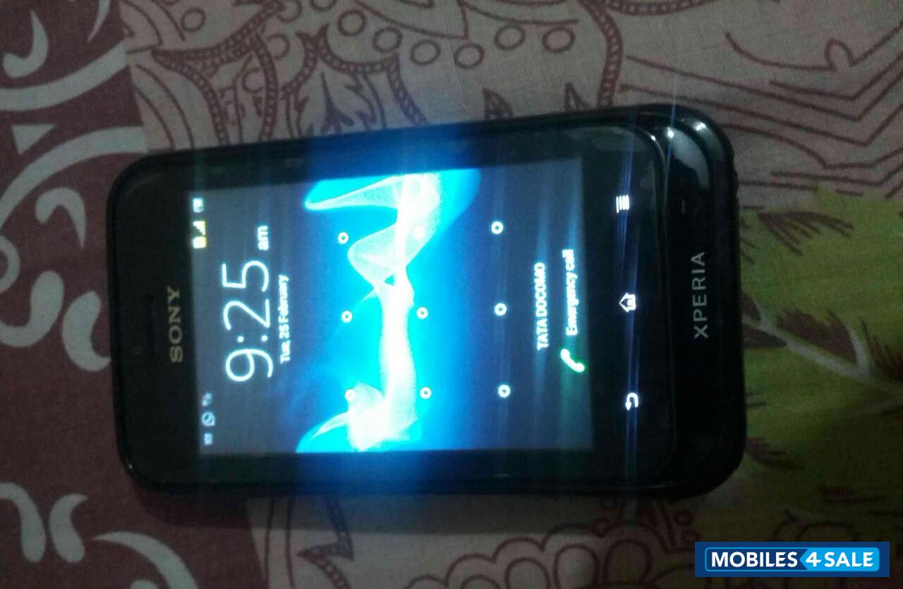 Black Sony Ericsson Xperia tipo dual