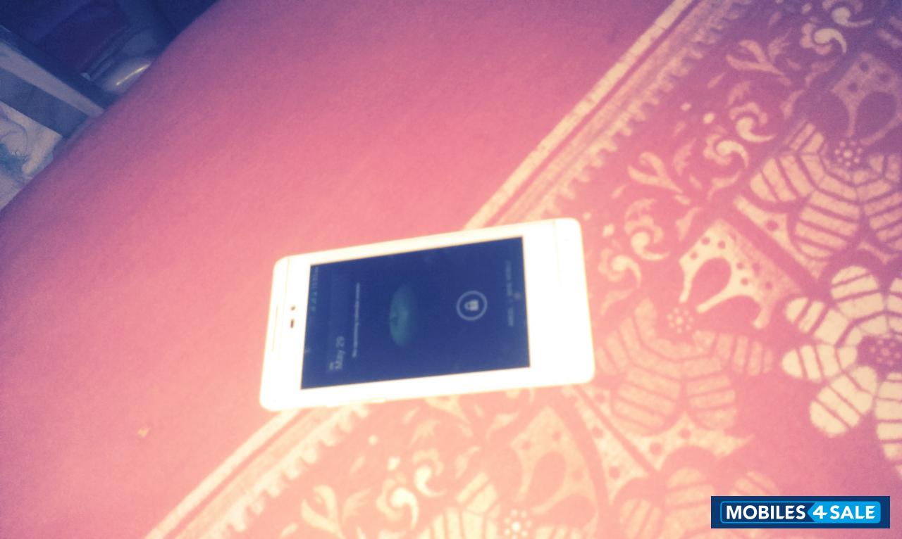 White Xolo A500S White Xolo A500S