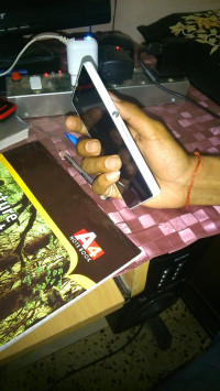 White Sony Xperia Z