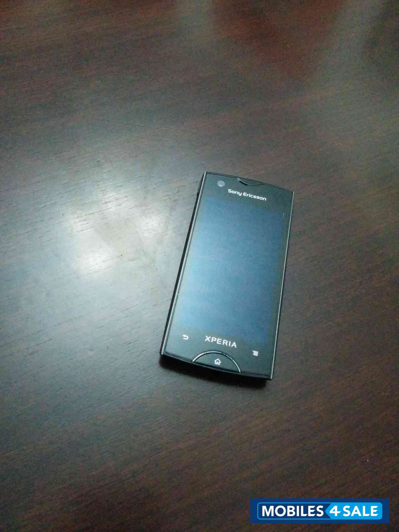 Black Sony Ericsson Xperia ray