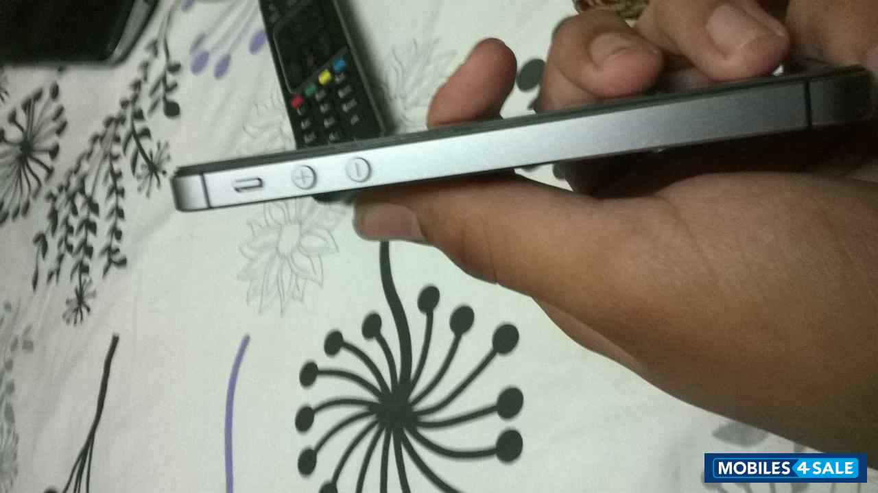 Space Grey Apple iPhone 5S Space Grey Apple iPhone 5S