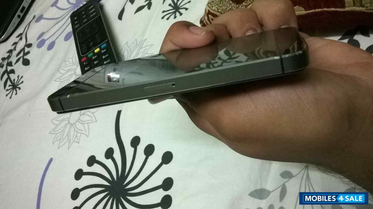 Space Grey Apple iPhone 5S Space Grey Apple iPhone 5S