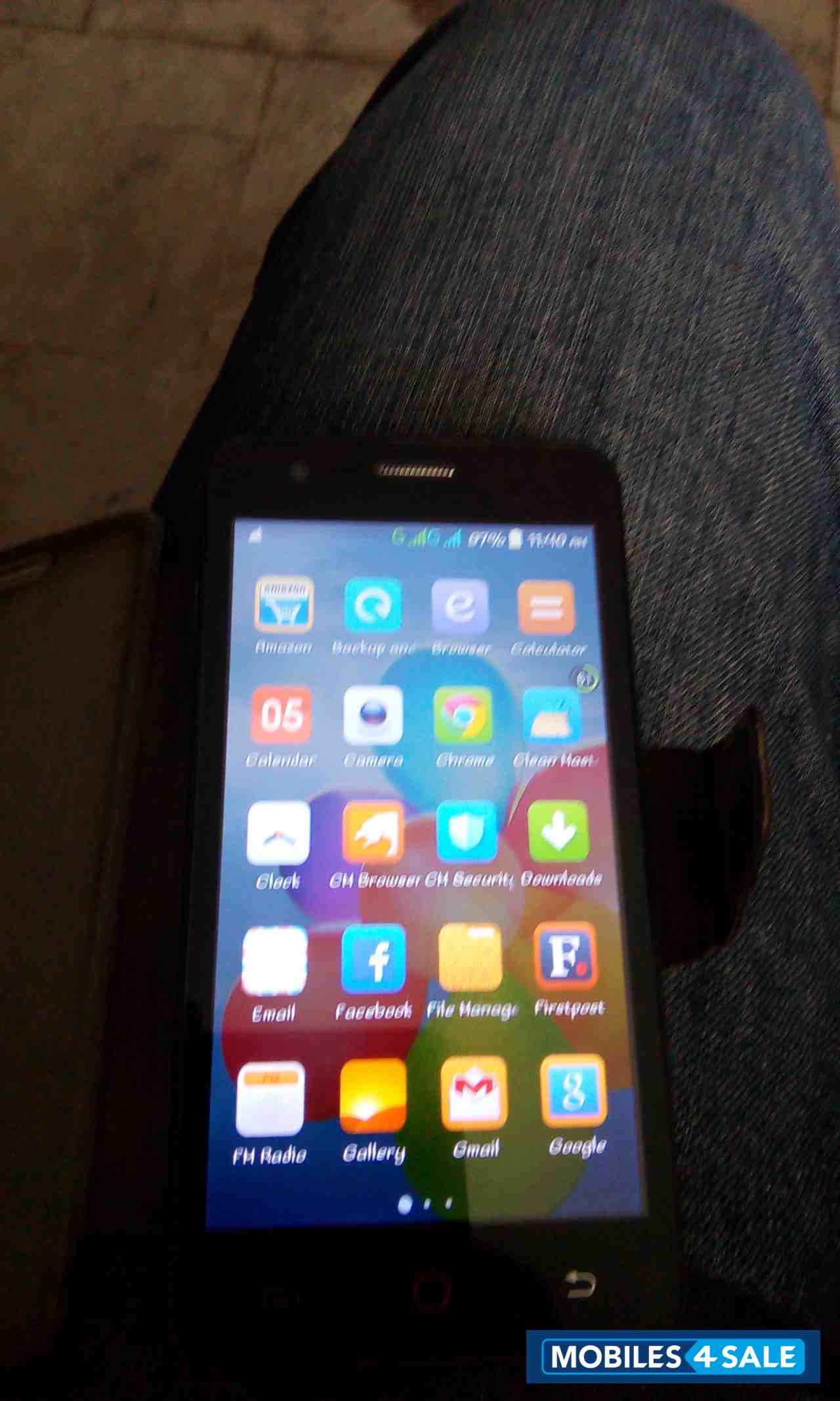 Black Karbonn Titanium