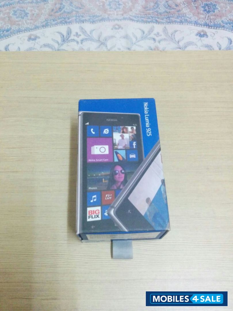 Grey Nokia Lumia 925 Grey Nokia Lumia 925