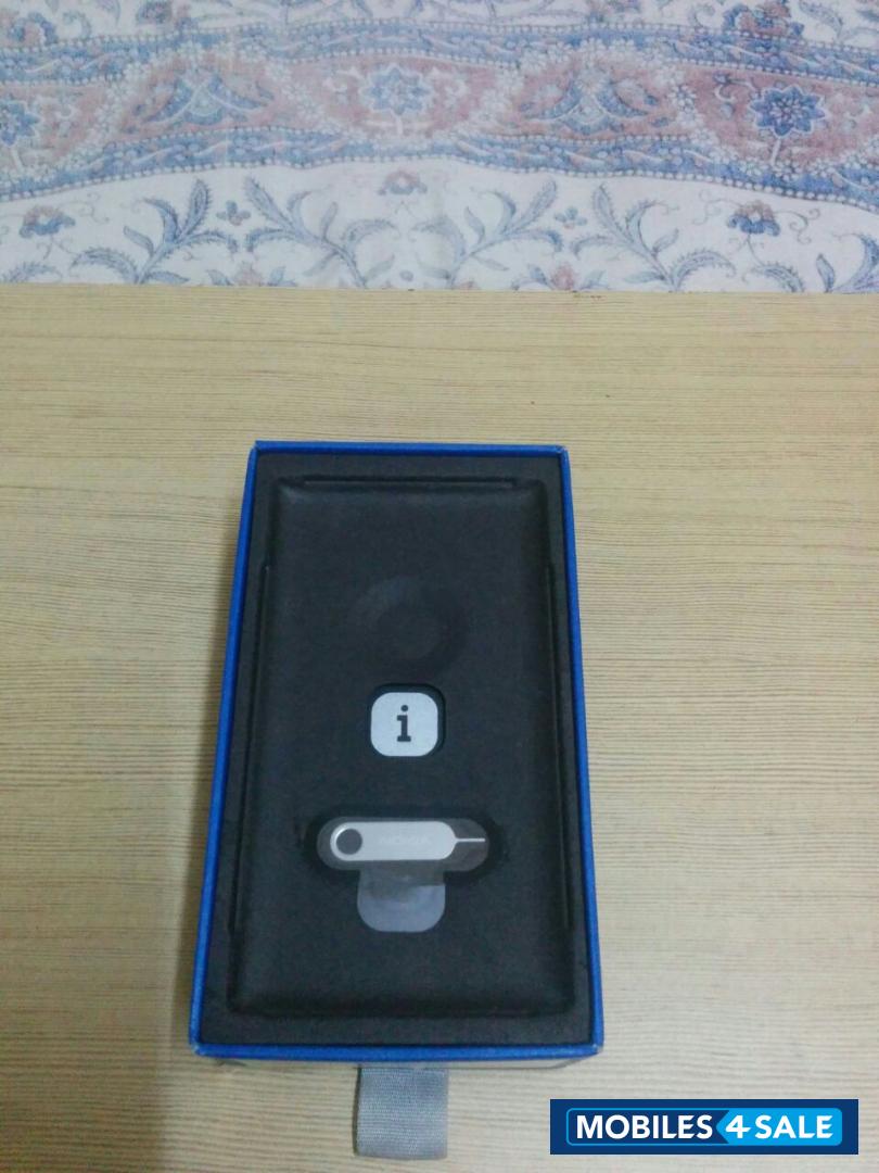 Grey Nokia Lumia 925 Grey Nokia Lumia 925