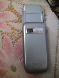 Silver LG GU285
