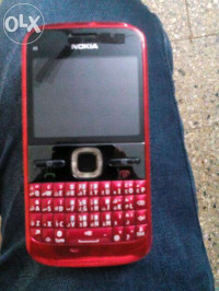 Red Nokia E5-00