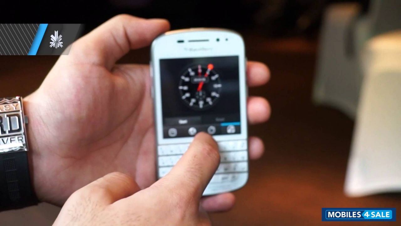 White/black BlackBerry Q10 White/black BlackBerry Q10