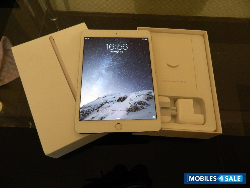 White Apple iPad Retina Display