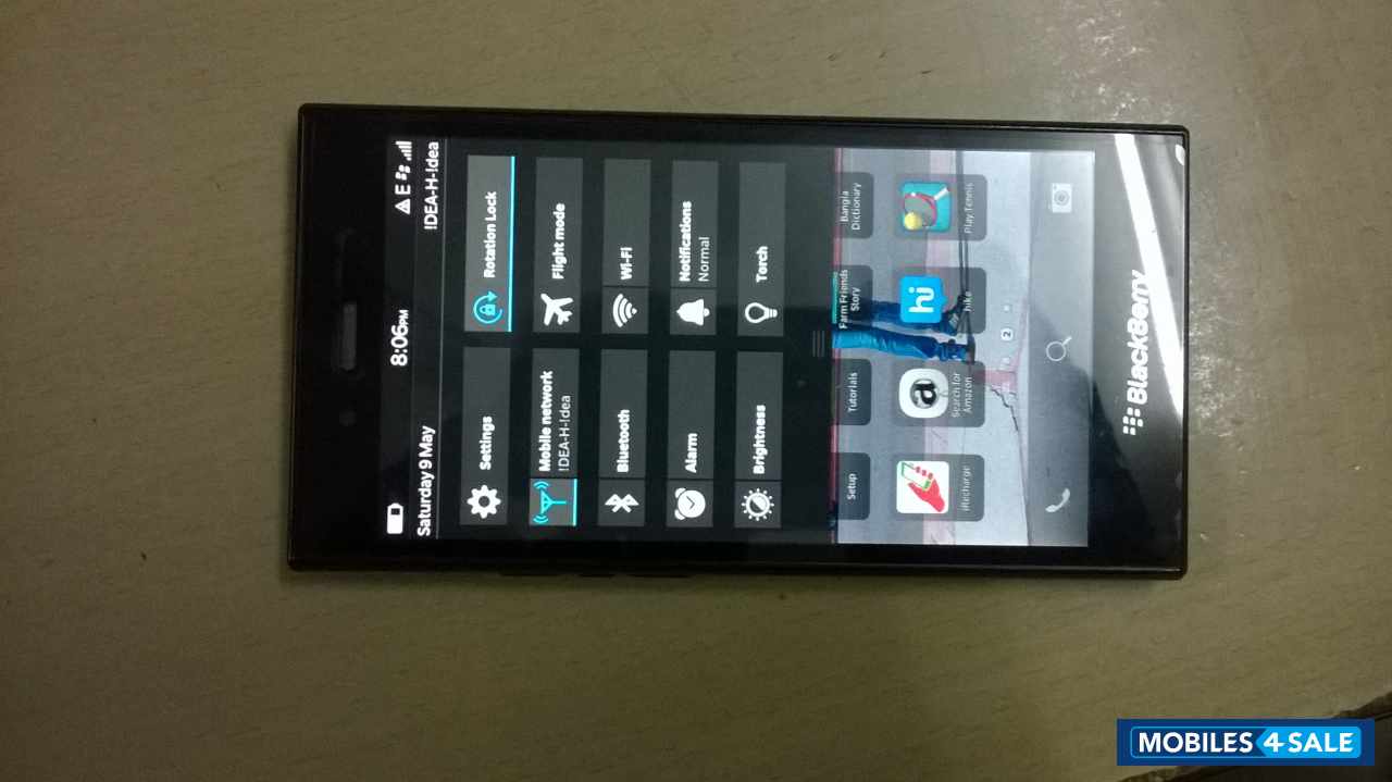 Black BlackBerry Z3
