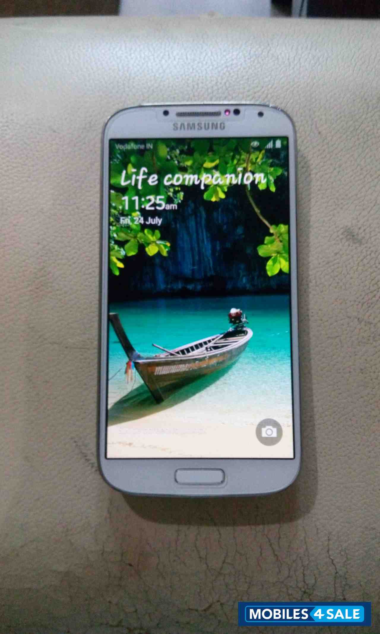 White Samsung Galaxy S4