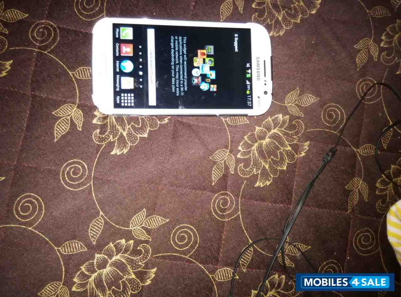 White Samsung Galaxy Grand GT-I9082