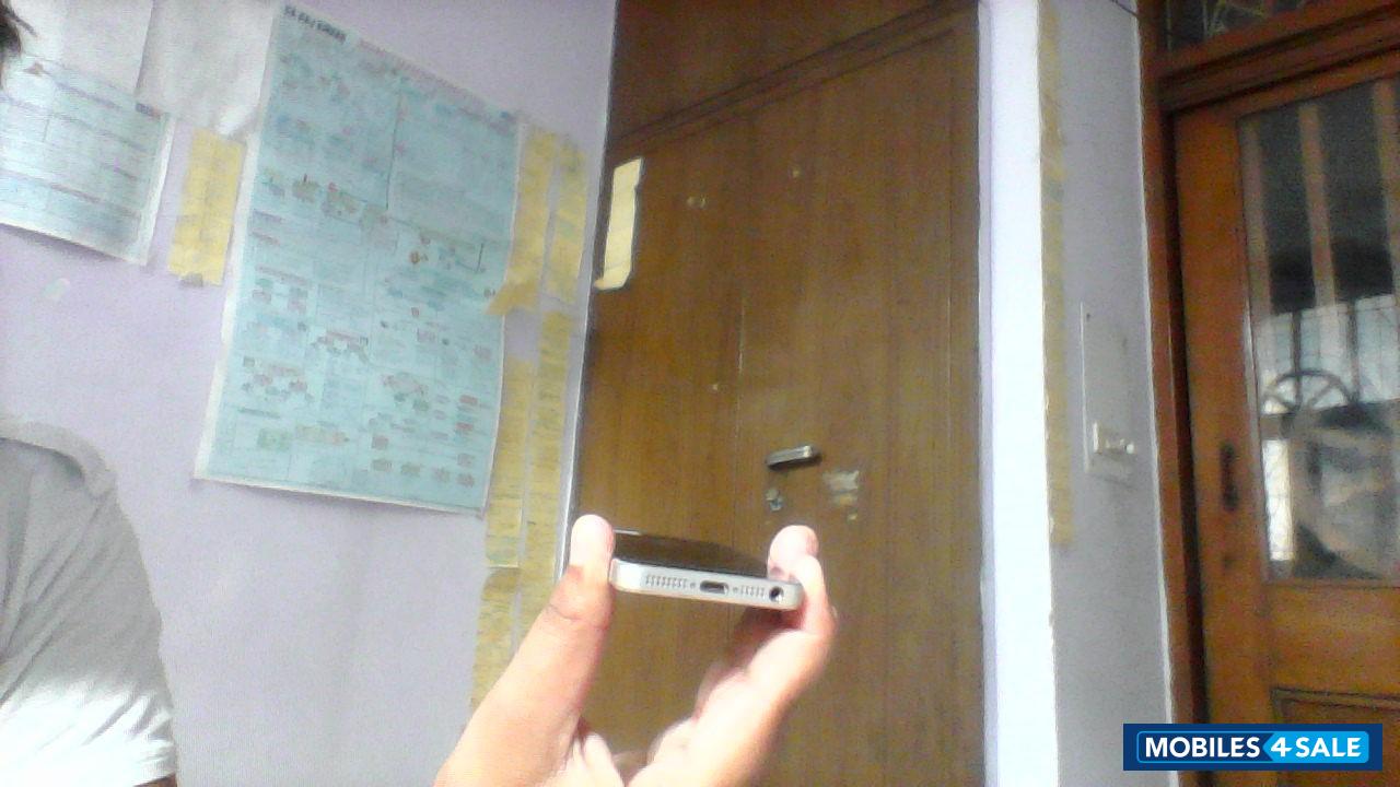 Gold Apple iPhone 5S Gold Apple iPhone 5S