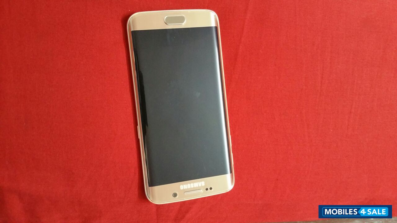 Gold Samsung Galaxy S6
