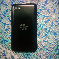 Black BlackBerry Q5