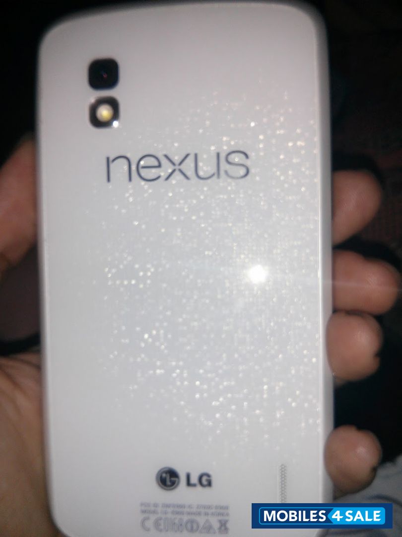 White LG Nexus 4