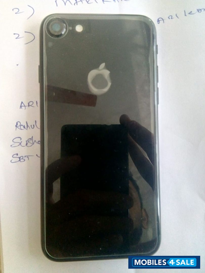 Jet Black Apple iPhone 7