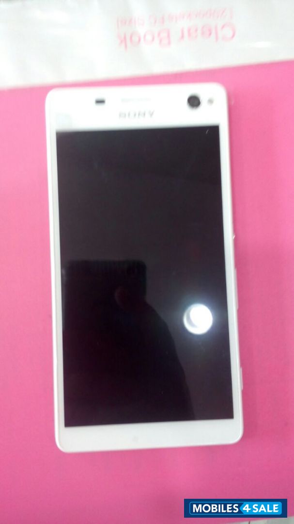 White Sony Xperia M4 Aqua