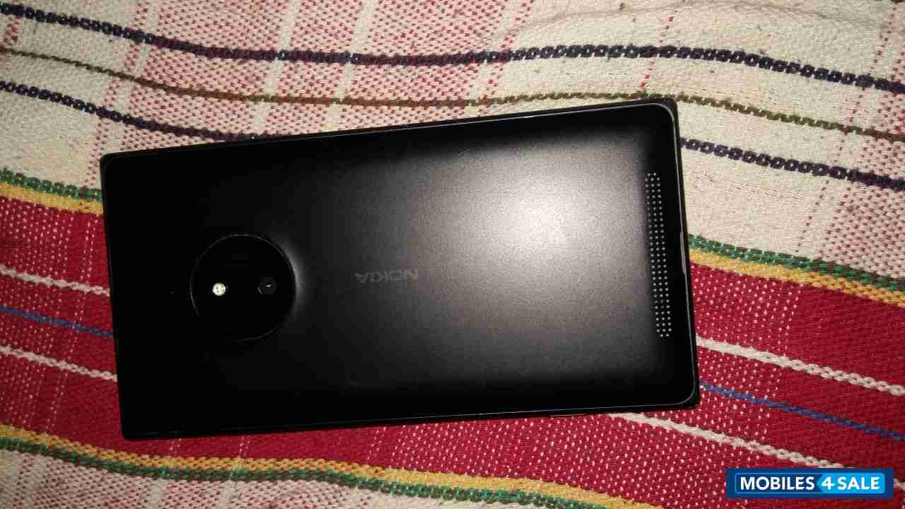 Black Nokia Lumia 830