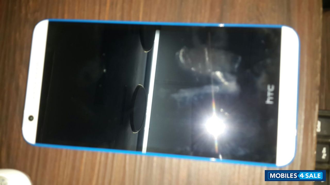 White HTC Desire 820s White HTC Desire 820s