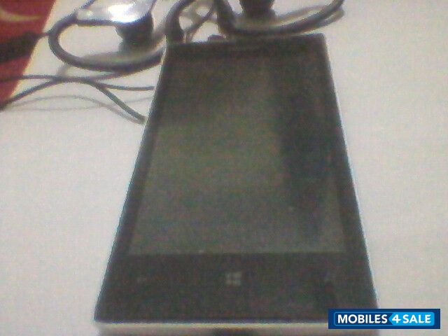 White Nokia Lumia 520