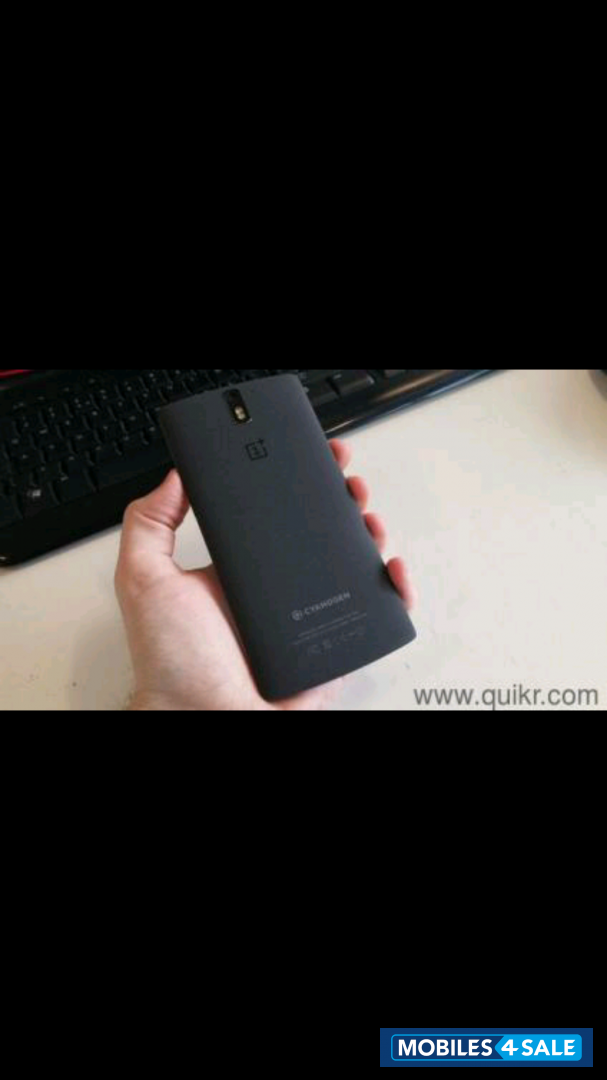 Sandstone Black OnePlus One