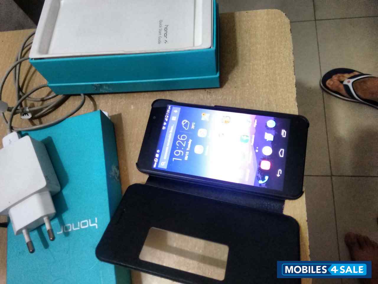 Black Huawei Honor 6