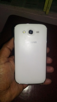 White Samsung Galaxy Grand GT-I9082
