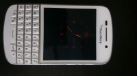 White BlackBerry Q10
