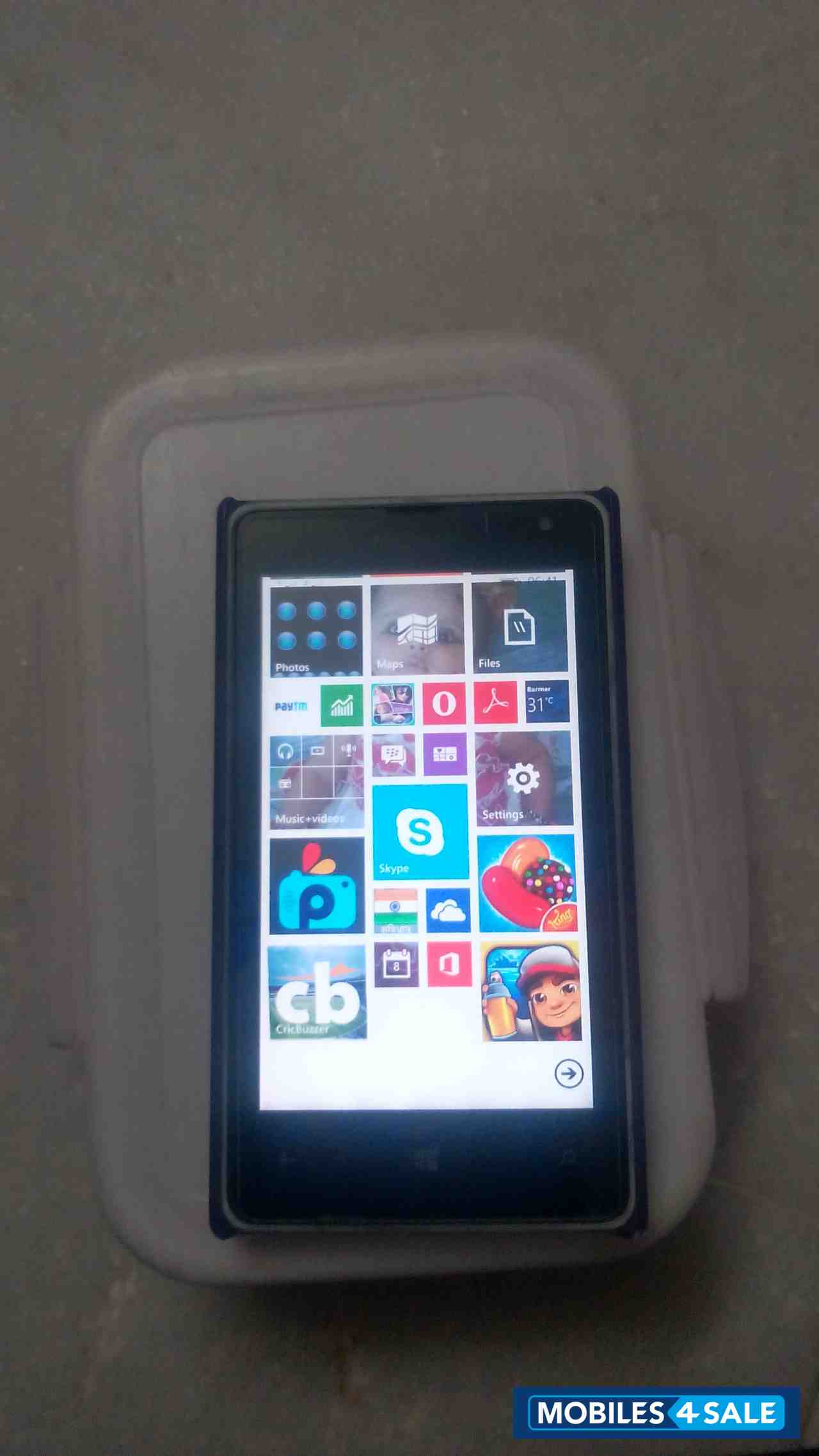 White Microsoft Lumia 532