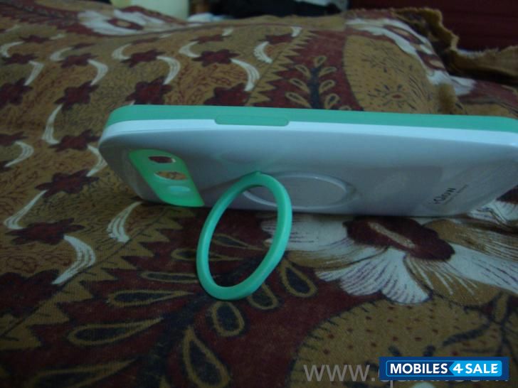 White Samsung Galaxy S3